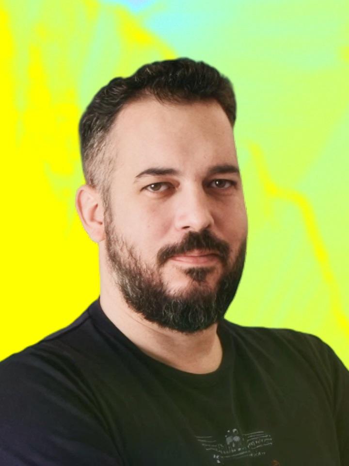 Andreas Drakos headshot