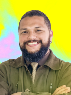 Moises Roa headshot