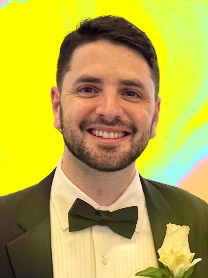 Ryan Deri headshot